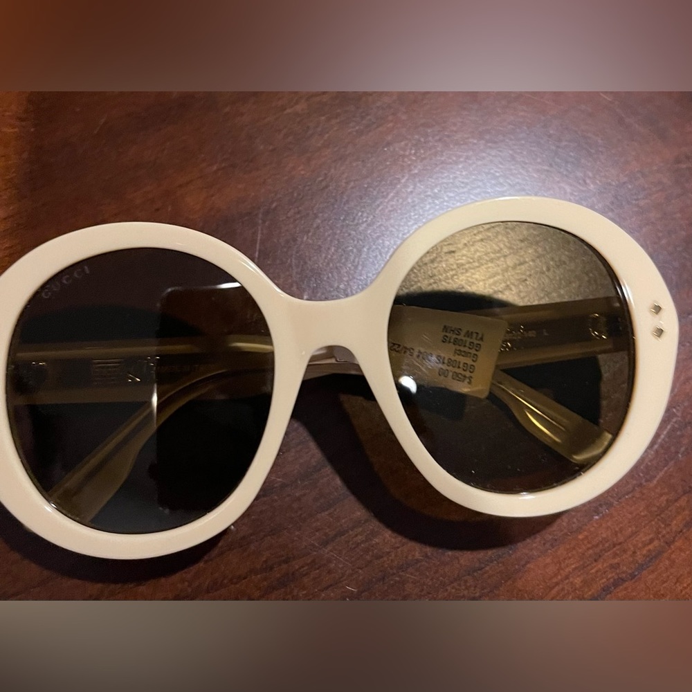 Gucci Sunglasses GG1081S